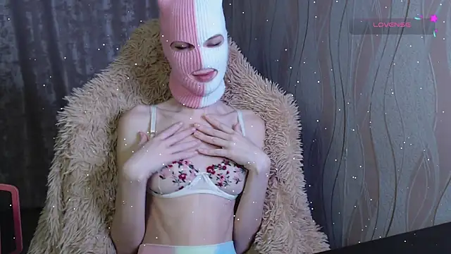 Domiiiniiicana online show from 12/15/24, 02:16