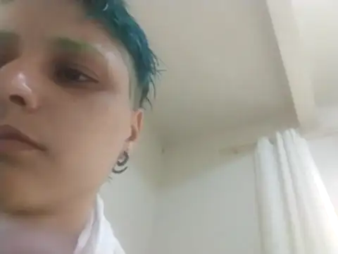 Snapshot of Luci_foxx chatting on 10/17/25, 02:30 Luci foxx online show from 10/17/25, 02:30