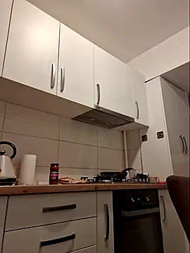 AveryWillow online show from 02/19/25, 08:10