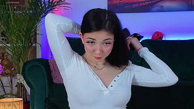 Snapshot of AveryWillow chatting on 02/18/26, 11:55 AveryWillow online show from 02/18/26, 11:55