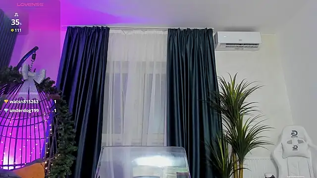 Snapshot of Milla_Heart chatting on 01/13/25, 03:01 Milla Heart online show from 01/13/25, 03:01