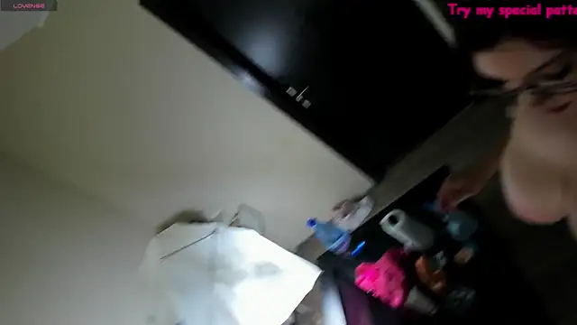 Snapshot of Milla_Heart chatting on 02/03/25, 08:35 Milla Heart online show from 02/03/25, 08:35