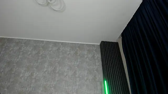 Snapshot of Milla_Heart chatting on 02/21/25, 06:26 Milla Heart online show from 02/21/25, 06:26