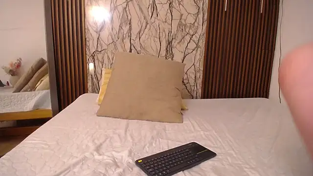 MartinaGuzmann online show from 03/09/25, 07:56