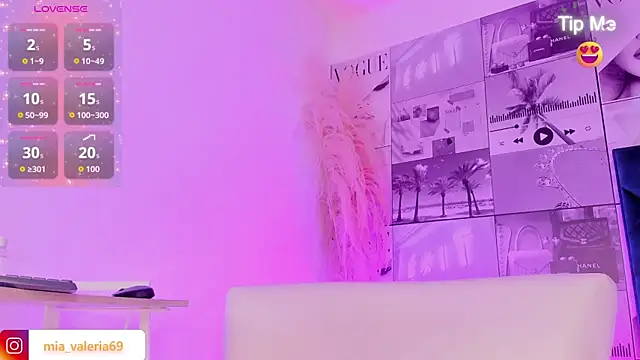 MiaCavallii  online show from 12/04/25, 04:44