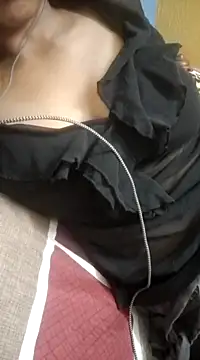 Snapshot of Sanjana-Mehar chatting on 03/19/25, 12:37 Sanjana-Mehar online show from 03/19/25, 12:37