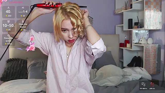 White Lioness online show from 10/23/25, 02:16