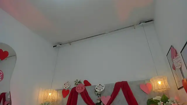 naomiii   online show from 02/16/26, 11:39