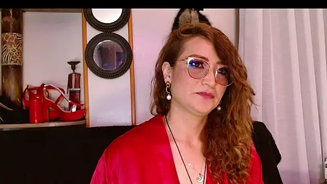 Snapshot of AdeleMourfg chatting on 02/10/25, 05:58 AdeleMourfg online show from 02/10/25, 05:58