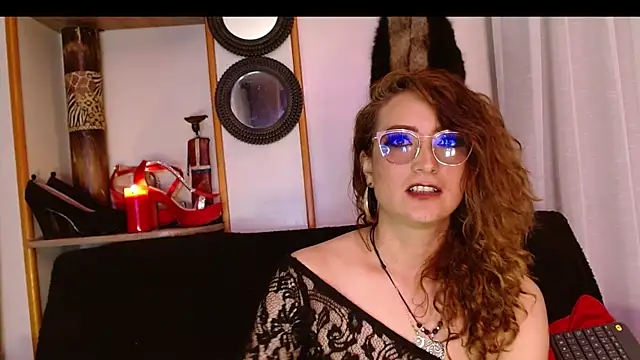 Snapshot of AdeleMourfg chatting on 02/11/25, 06:19 AdeleMourfg online show from 02/11/25, 06:19