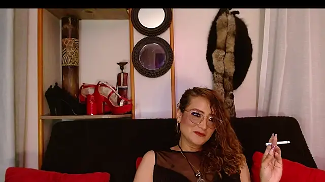 Snapshot of AdeleMourfg chatting on 02/16/25, 03:37 AdeleMourfg online show from 02/16/25, 03:37