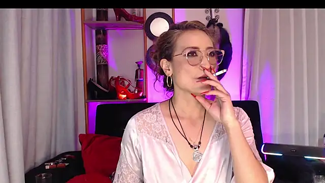 Snapshot of AdeleMourfg chatting on 02/23/25, 09:55 AdeleMourfg online show from 02/23/25, 09:55