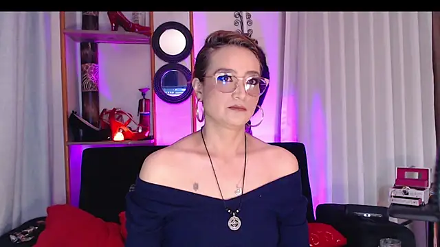 Snapshot of AdeleMourfg chatting on 02/24/25, 04:05 AdeleMourfg online show from 02/24/25, 04:05