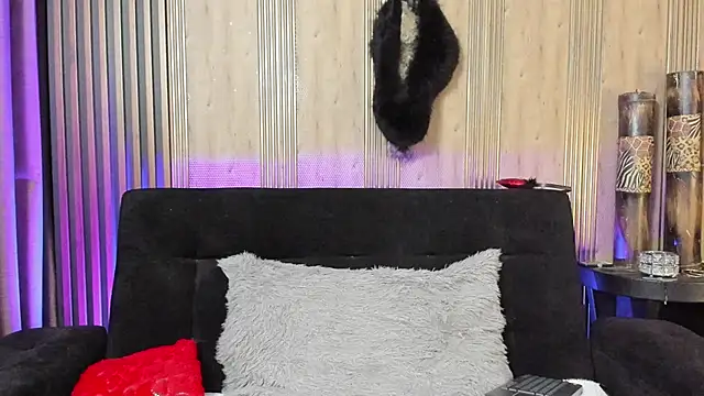 Snapshot of AdeleMourfg chatting on 11/06/25, 12:55 AdeleMourfg online show from 11/06/25, 12:55