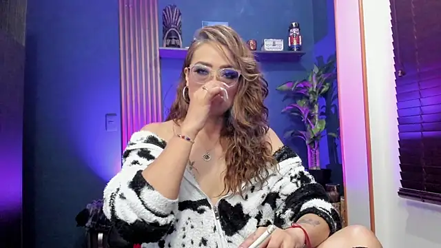 Snapshot of AdeleMourfg chatting on 06/06/26, 03:55 AdeleMourfg online show from 06/06/26, 03:55