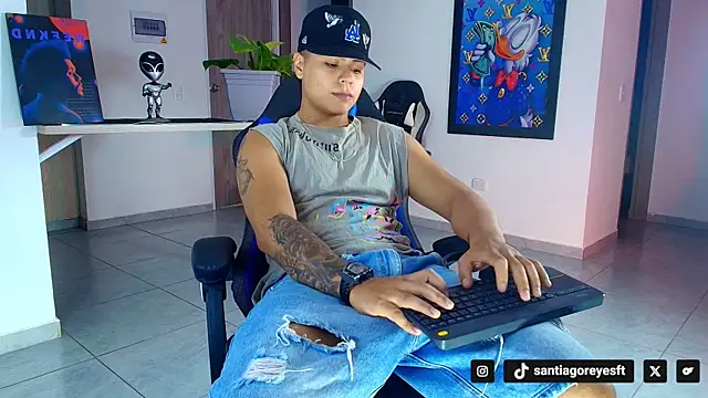 Snapshot of SantiagoReyesFtt chatting on 07/19/26, 01:42 SantiagoReyesFtt online show from 07/19/26, 01:42