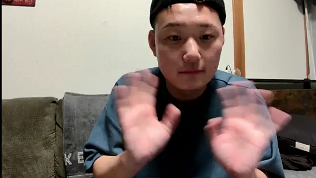 Snapshot of tuki_fu chatting on 01/30/25, 12:16 tuki fu online show from 01/30/25, 12:16