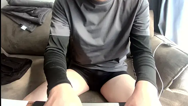 Snapshot of tuki_fu chatting on 03/10/25, 04:17 tuki fu online show from 03/10/25, 04:17