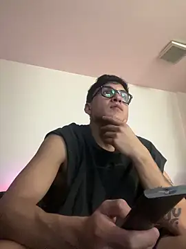 LCarreraa online show from 02/22/26, 12:45