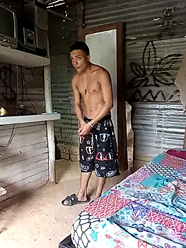 Snapshot of tayson_ chatting on 01/31/25, 06:25 tayson online show from 01/31/25, 06:25