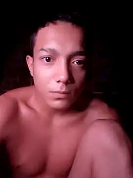 Snapshot of tayson_ chatting on 02/09/25, 10:20 tayson online show from 02/09/25, 10:20