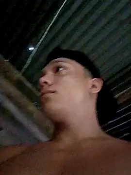 Snapshot of tayson_ chatting on 03/20/25, 11:38 tayson online show from 03/20/25, 11:38