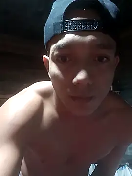 Snapshot of tayson_ chatting on 03/21/26, 10:42 tayson online show from 03/21/26, 10:42