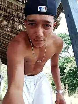 Snapshot of tayson_ chatting on 06/22/26, 06:38 tayson online show from 06/22/26, 06:38