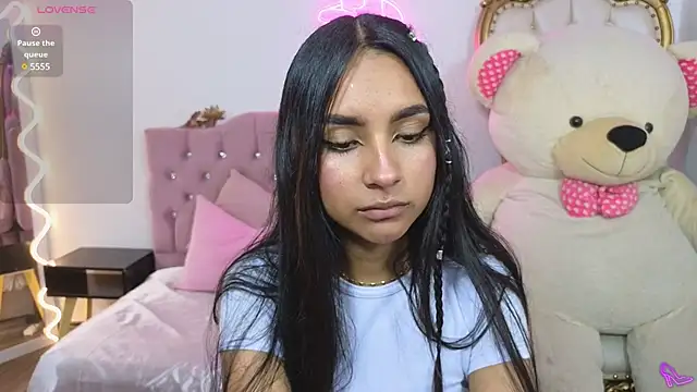 Jazmin tay online show from 02/10/25, 07:38