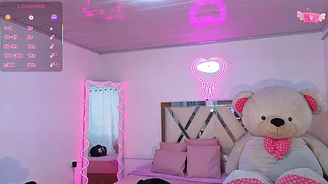 Jazmin tay online show from 09/17/25, 11:56