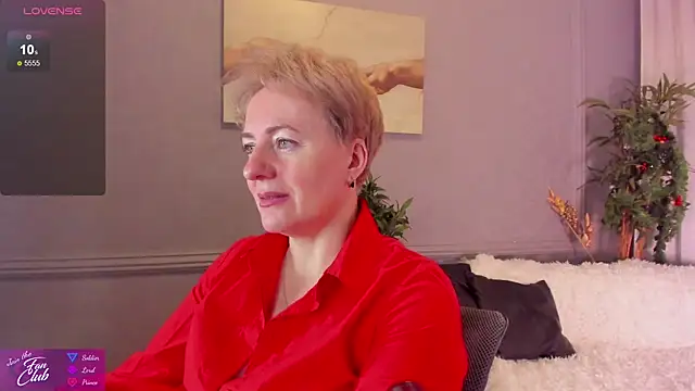 Snapshot of Nika_Smit chatting on 01/04/25, 05:27 Nika Smit online show from 01/04/25, 05:27