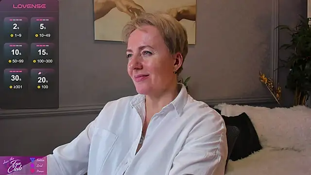 Snapshot of Nika_Smit chatting on 01/10/25, 01:09 Nika Smit online show from 01/10/25, 01:09