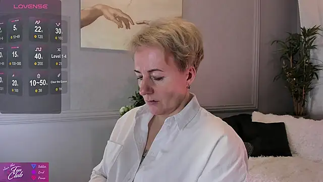Snapshot of Nika_Smit chatting on 01/18/25, 09:02 Nika Smit online show from 01/18/25, 09:02