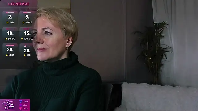 Snapshot of Nika_Smit chatting on 01/24/25, 10:43 Nika Smit online show from 01/24/25, 10:43