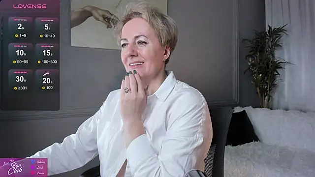 Snapshot of Nika_Smit chatting on 02/01/25, 08:18 Nika Smit online show from 02/01/25, 08:18