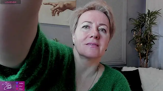Snapshot of Nika_Smit chatting on 02/07/25, 10:08 Nika Smit online show from 02/07/25, 10:08