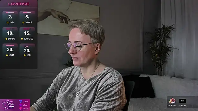 Snapshot of Nika_Smit chatting on 02/16/25, 08:43 Nika Smit online show from 02/16/25, 08:43