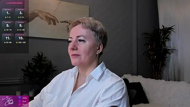 Snapshot of Nika_Smit chatting on 03/01/25, 05:31 Nika Smit online show from 03/01/25, 05:31