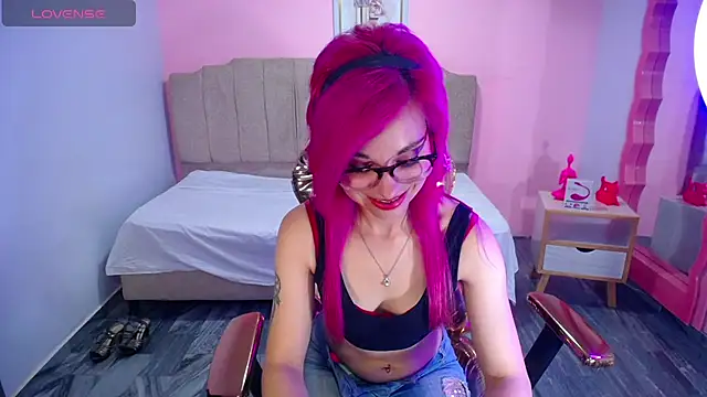 Snapshot of abril_ch_ chatting on 09/27/25, 10:42 abril ch online show from 09/27/25, 10:42