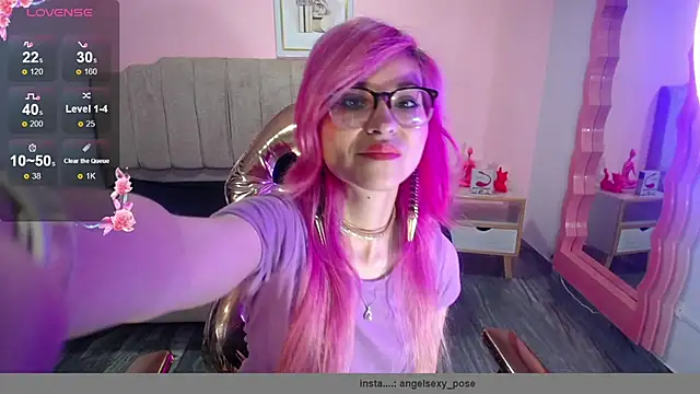 Snapshot of abril_ch_ chatting on 10/18/25, 10:38 abril ch online show from 10/18/25, 10:38