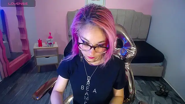 Snapshot of abril_ch_ chatting on 11/06/25, 10:49 abril ch online show from 11/06/25, 10:49