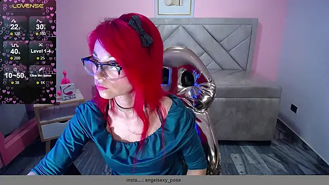 Snapshot of abril_ch_ chatting on 11/19/25, 10:48 abril ch online show from 11/19/25, 10:48