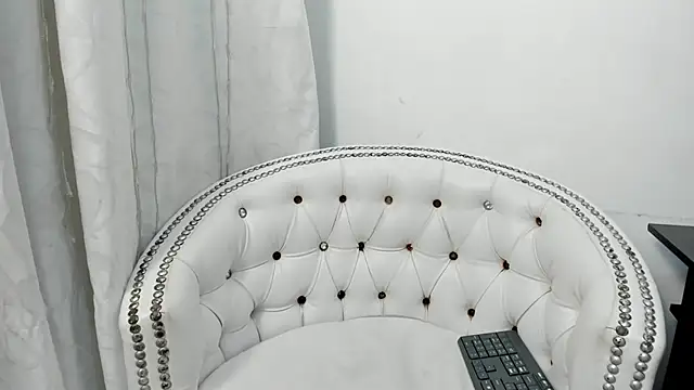 Snapshot of Analia18_ chatting on 02/26/25, 12:58 Analia18 online show from 02/26/25, 12:58