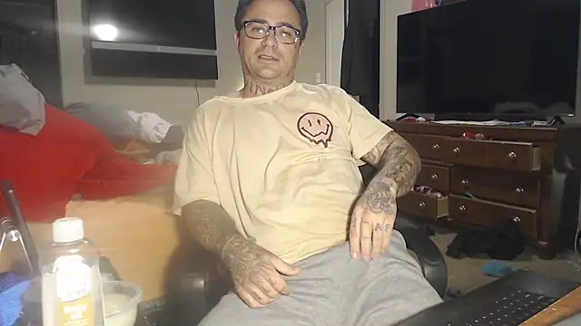 Snapshot of dadbod1178 chatting on 01/20/25, 03:26 dadbod1178 online show from 01/20/25, 03:26