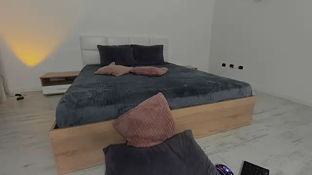 IvyKaelani online show from 03/08/25, 04:17