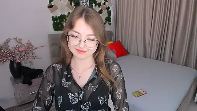 SereneFlame online show from 02/04/25, 07:11