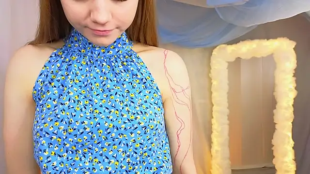 AlisiaSpinnet  online show from 01/12/25, 07:43