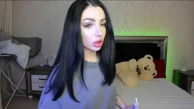 NancyLovee  online show from 03/18/25, 08:37