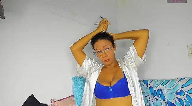 Snapshot of Nenita_Hot_ chatting on 03/14/25, 03:48 Nenita Hot  online show from 03/14/25, 03:48