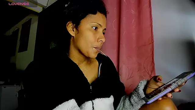 Snapshot of Nenita_Hot_ chatting on 09/17/25, 07:37 Nenita Hot  online show from 09/17/25, 07:37